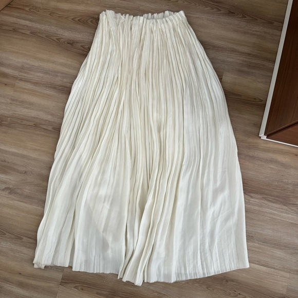 Khaite White/Cream Cersi Pleated Maxi Skirt Size Small Retail Value $1780 - Picture 6 of 13